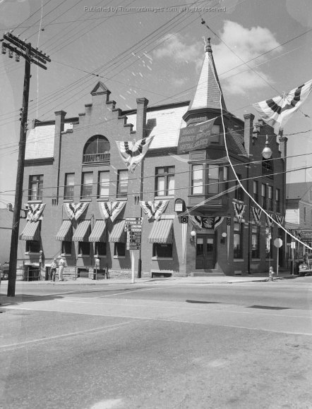 1951 Bicentennial Storefront Decorations 004A JAK